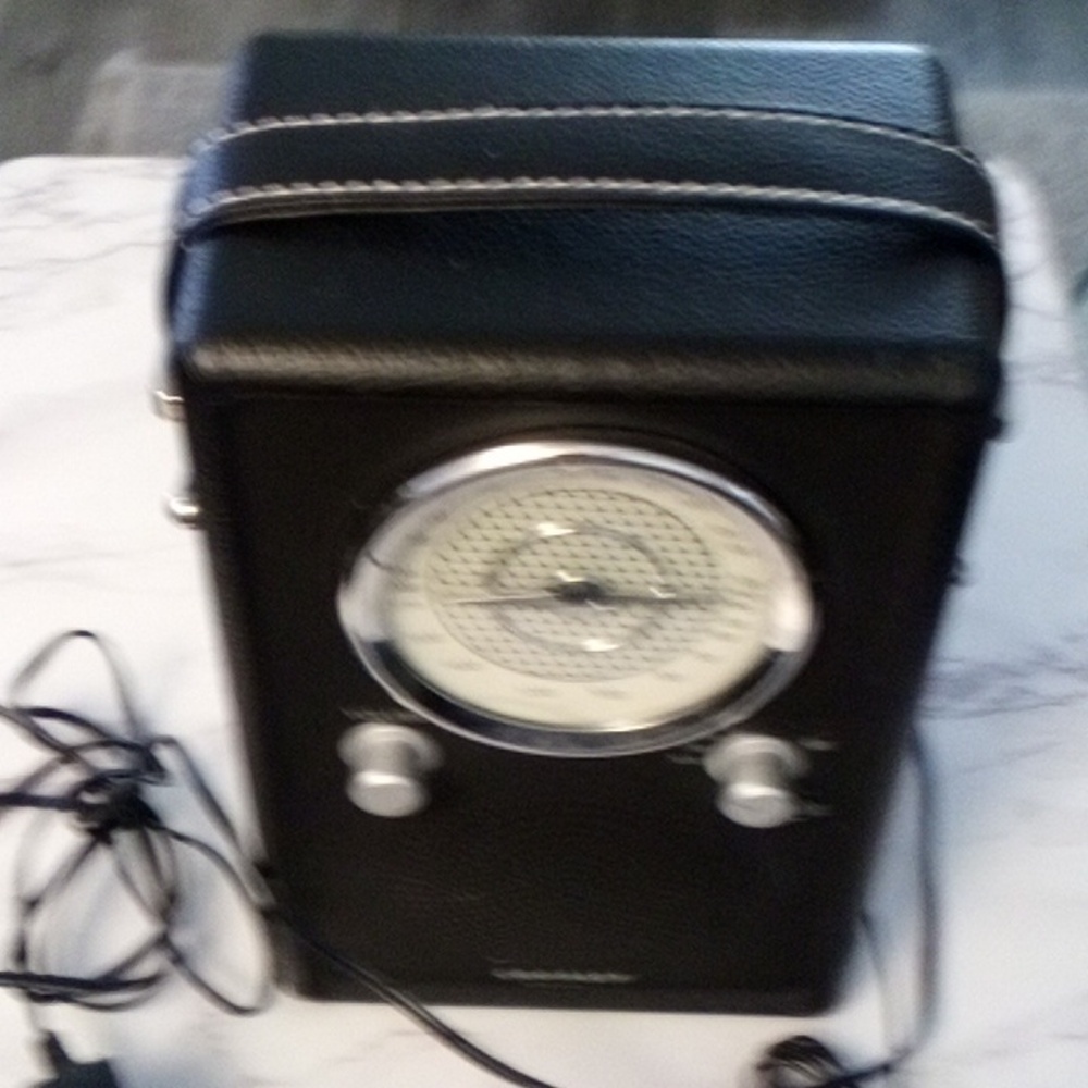 Crosley Radio - Mockingbird  Black Retro AM/FM Radio - Model CR3934ABK - Picture 7 of 7
